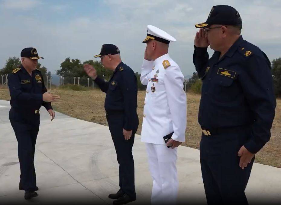 Genelkurmay Başkanı Gürak, deniz kuvvetleri unsurlarını denetledi 14